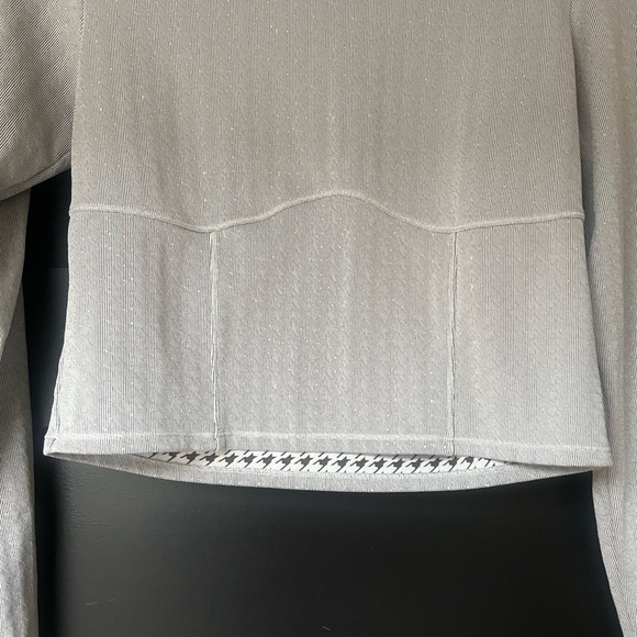 Vuori Long Sleeve Textured Chilled Out Top Houndstooth - Picture 7 of 8